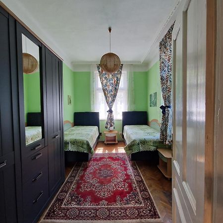 Appartamento Етаж От Къща С Двор Burgas Esterno foto