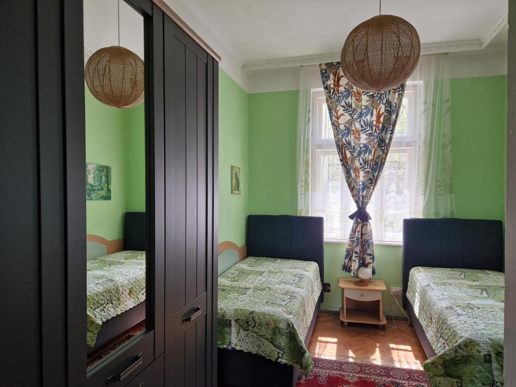 Appartamento Етаж От Къща С Двор Burgas Esterno foto